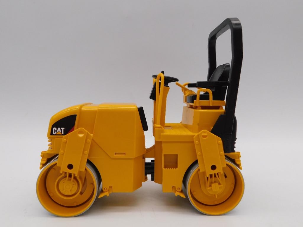 BRUDER CAT ASPHALT DRUM COMPACTOR TOY: BRUDER CAT ASPHALT DRUM COMPACTOR TOY