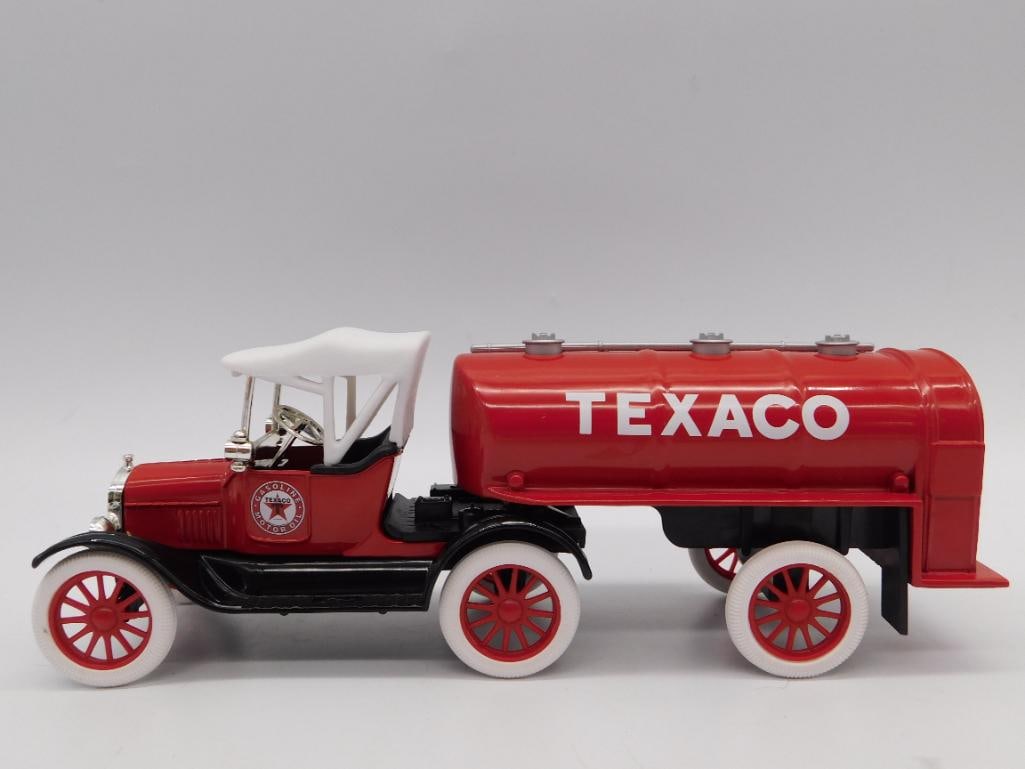 ERTL TEXACO FORD TUNABOUT TANKER TRAILER DIE CAST BANK (1 of 3)