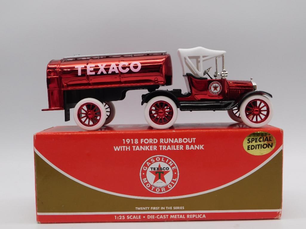 1918 FORD RUNABOUT WITH TANKR TRAILER ERTL TOY (1 of 3)
