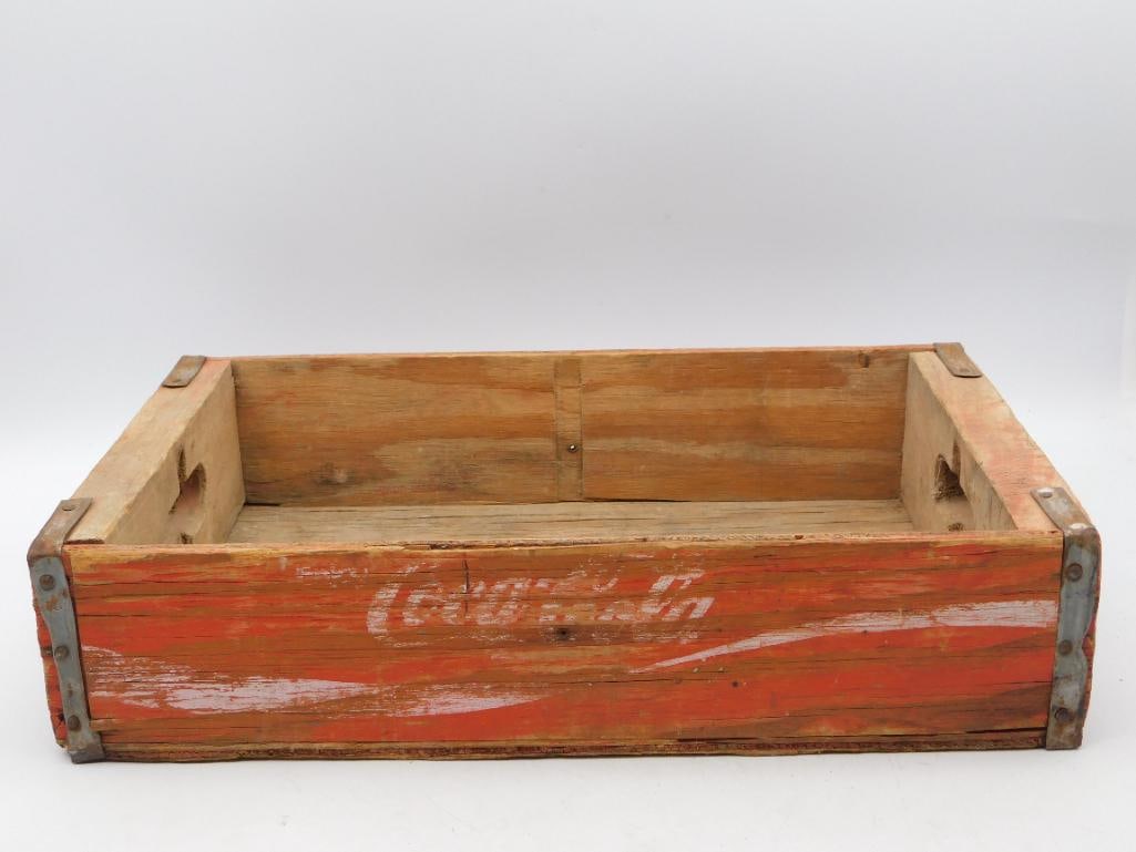 VINTAGE COCA-COLA WOODEN BEVERAGE CRATE (1 of 2)