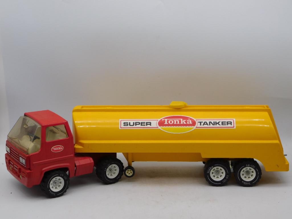 1970S TONKA SUPER TANKER SEMI-TRUCK: 1970S TONKA SUPER TANKER SEMI-TRUCK