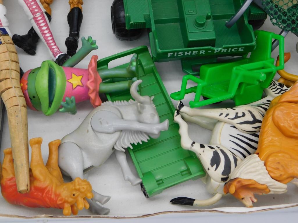 VINTAGE ACTION FIGURES AND ACCESSORIES - 3