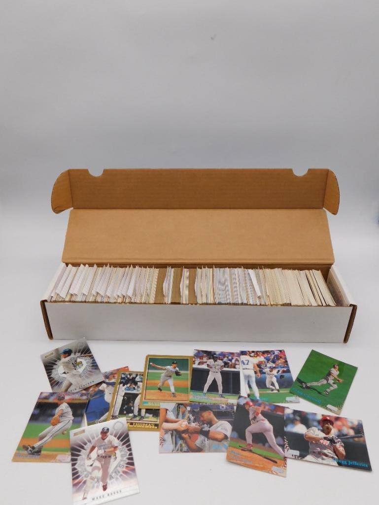 VINTAGE SPORTS TRADING CARDS APPROXIMATELY 800 - 1000 CARDS: VINTAGE SPORTS TRADING CARDS APPROXIMATELY 800 - 1000 CARDS