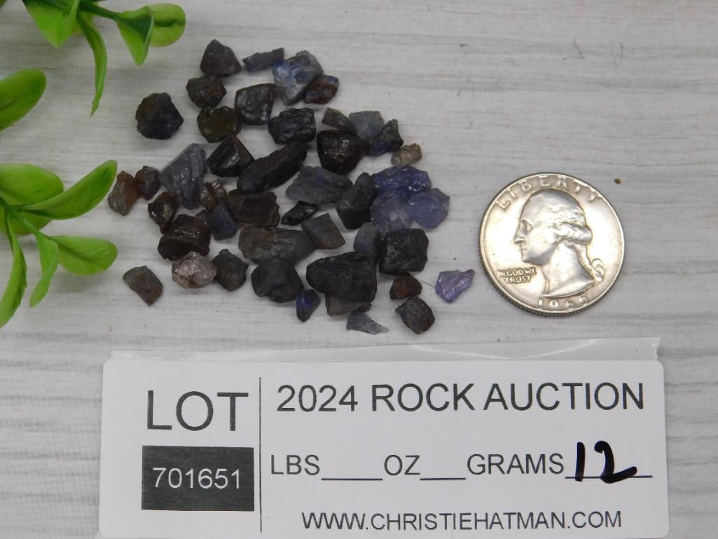 FLUORITE CHIPS ROCK STONE LAPIDARY SPECIMEN - 3