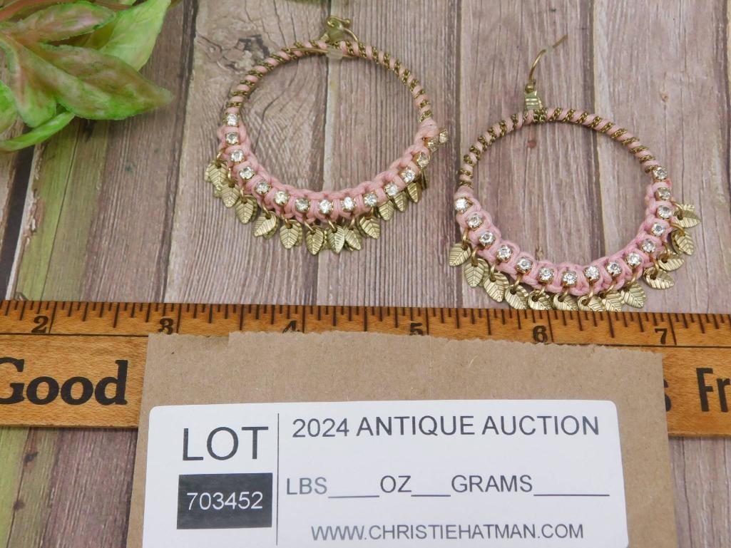 Pink and Gold Decorative Hoop Earrings: Pink and Gold Decorative Hoop Earrings
