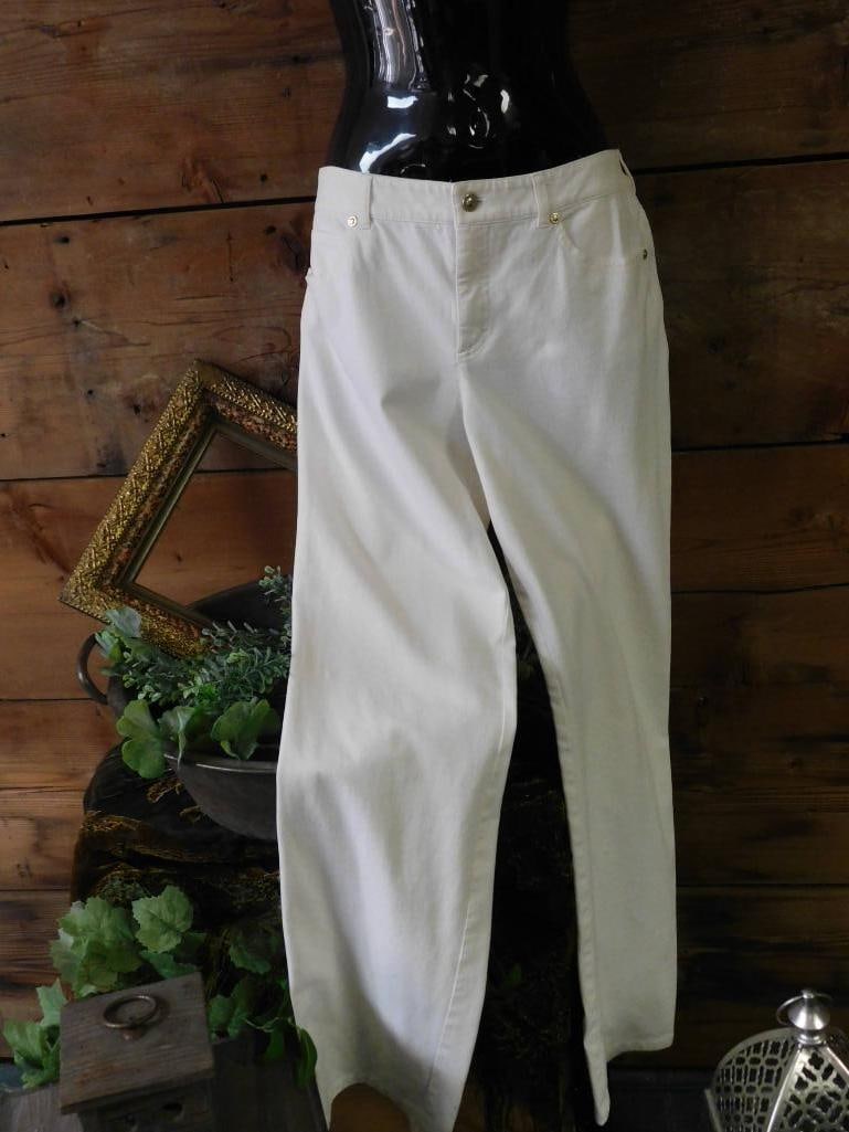Escada Women's White Pants Size 38 (1 of 6)