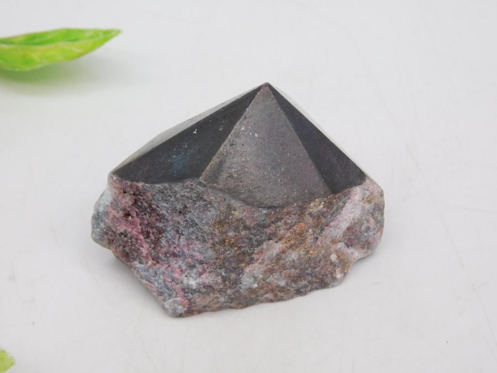 STONE PYRAMID ROCK STONE LAPIDARY SPECIMEN - 2