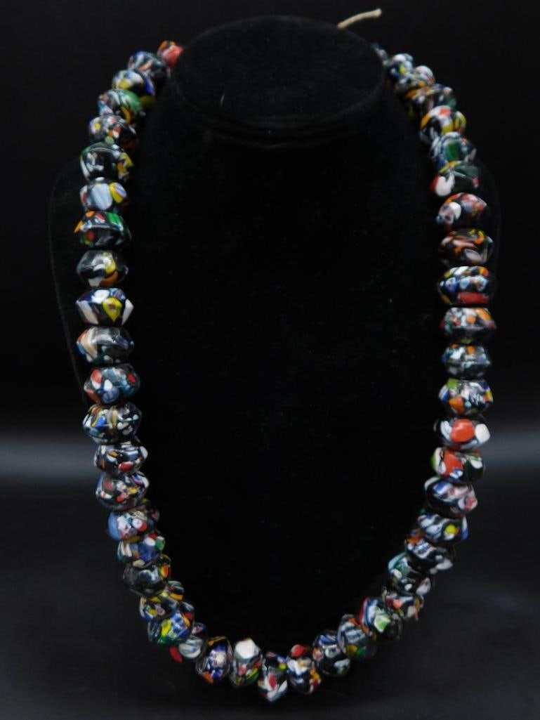 BLACK CANDY VENETIAN GLASS BEADED NECKLACE (1 of 3)