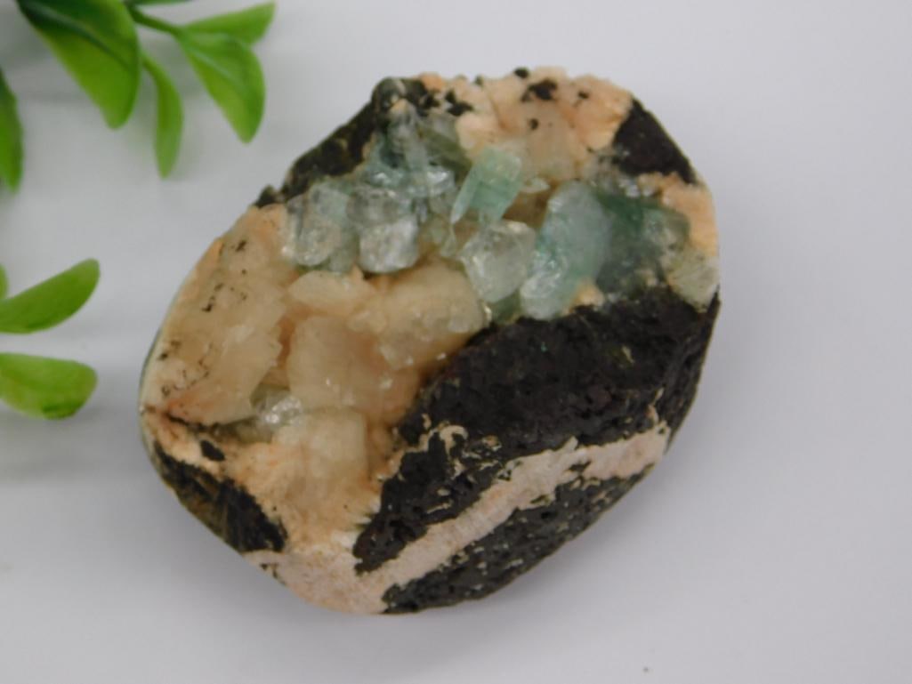 MINERAL SPECIMEN ROCK STONE LAPIDARY SPECIMEN: MINERAL SPECIMEN ROCK STONE LAPIDARY SPECIMEN