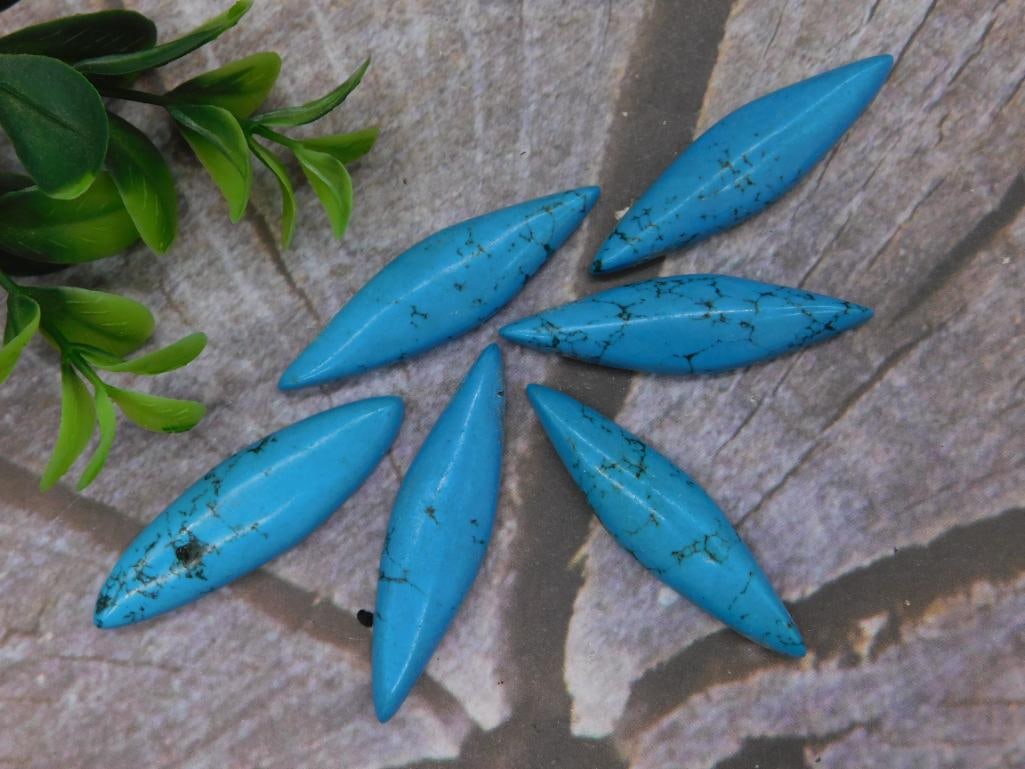 TURQUOISE BEADS ROCK STONE LAPIDARY SPECIMEN: TURQUOISE BEADS ROCK STONE LAPIDARY SPECIMEN