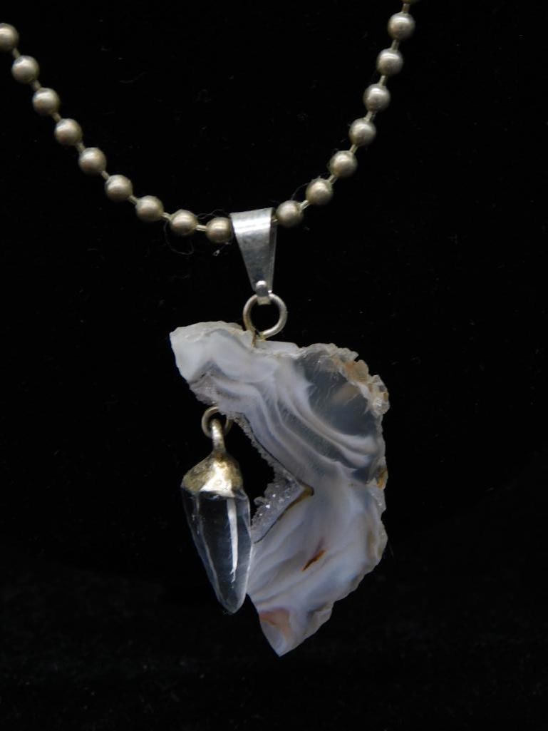 GEODE SLICE PENDANT ON CHAIN NECKLACE ROCK STONE LAPIDARY SPECIMEN: GEODE SLICE PENDANT ON CHAIN NECKLACE ROCK STONE LAPIDARY SPECIMEN