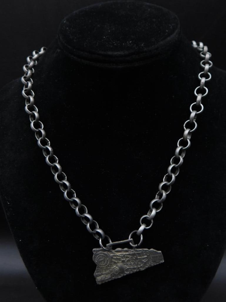 VINTAGE WATCH FOB ON CHAIN NECKLACE ANTIQUE: VINTAGE WATCH FOB ON CHAIN NECKLACE ANTIQUE