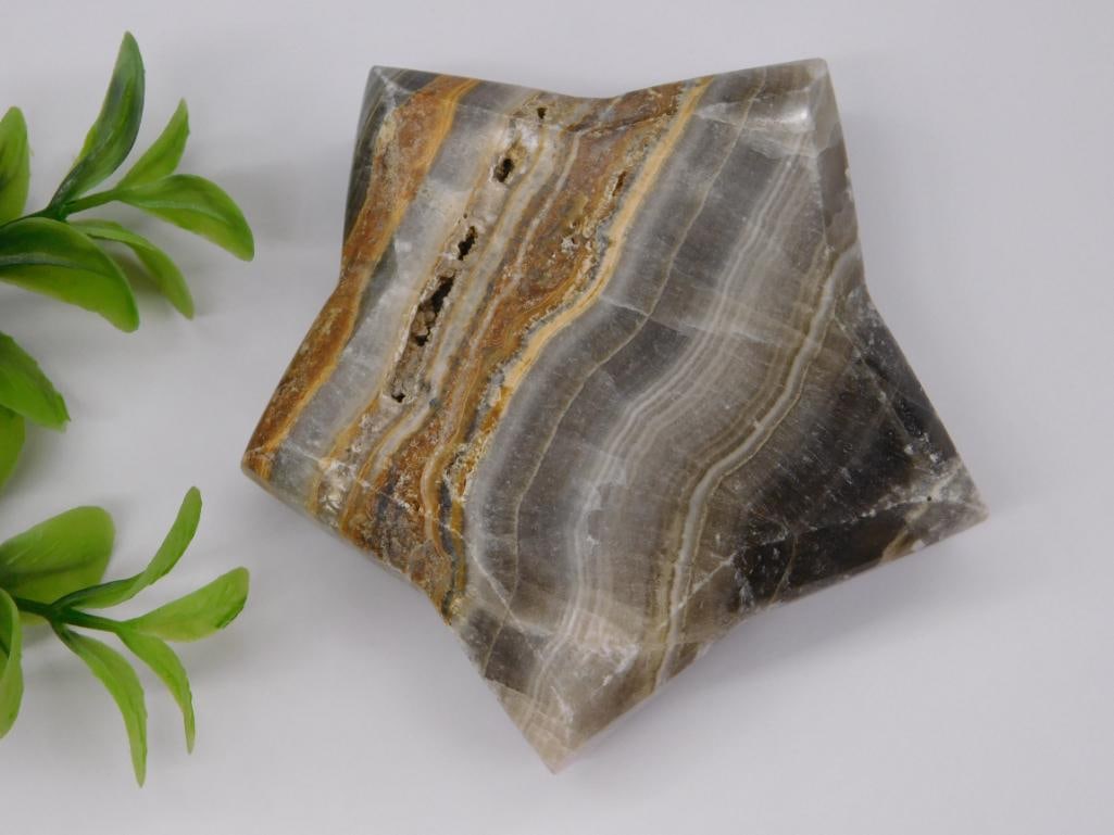 BANDED CALCITE STAR ROCK STONE LAPIDARY SPECIMEN: BANDED CALCITE STAR ROCK STONE LAPIDARY SPECIMEN — Part of our Discover Vintage Vault, Crystals and Gems auction at HATMAN'S Auctions! Please see photos for measurements and condition. YES, we have