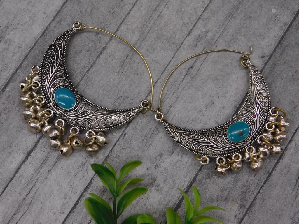 TURQUOISE HOOP EARRINGS WITH BELLS ROCK STONE LAPIDARY SPECIMEN: TURQUOISE HOOP EARRINGS WITH BELLS ROCK STONE LAPIDARY SPECIMEN — Part of our Discover Vintage Vault, Crystals and Gems auction at HATMAN'S Auctions! Please see photos for measurements and