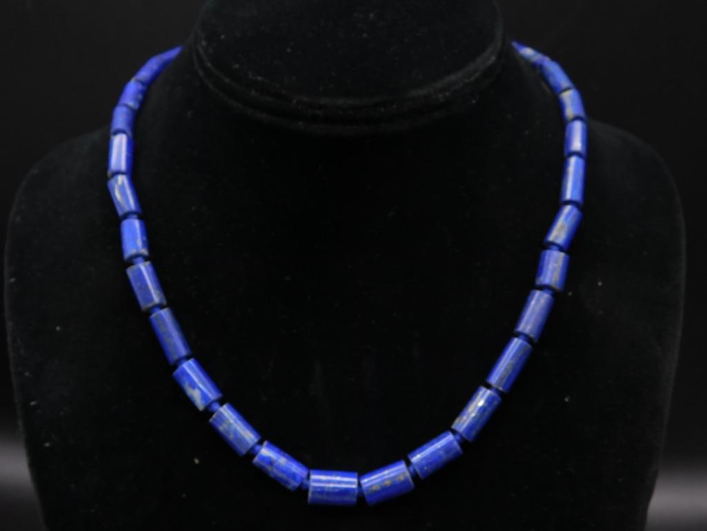 LAPIS LAZULI NECKLACE ROCK STONE LAPIDARY SPECIMEN: LAPIS LAZULI NECKLACE ROCK STONE LAPIDARY SPECIMEN — Part of our Discover Vintage Vault, Crystals and Gems auction at HATMAN'S Auctions! Please see photos for measurements and condition. YES, we hav