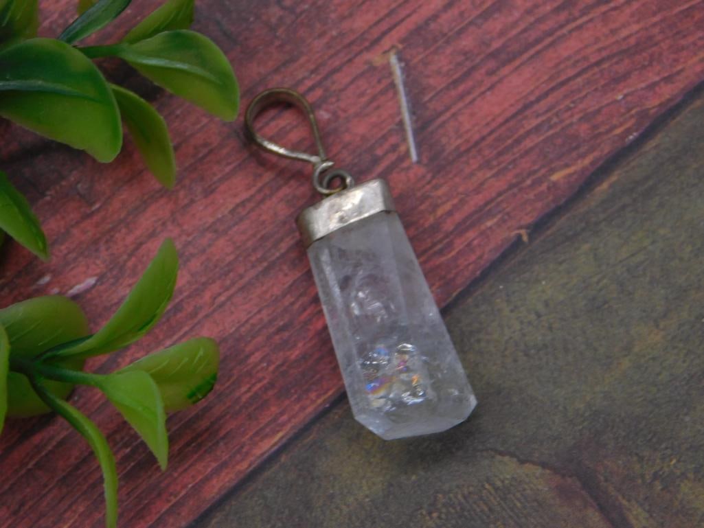 QUARTZ PENDANT ROCK STONE LAPIDARY SPECIMEN: QUARTZ PENDANT ROCK STONE LAPIDARY SPECIMEN — Part of our Discover Vintage Vault, Crystals and Gems auction at HATMAN'S Auctions! Please see photos for measurements and condition. YES, we have