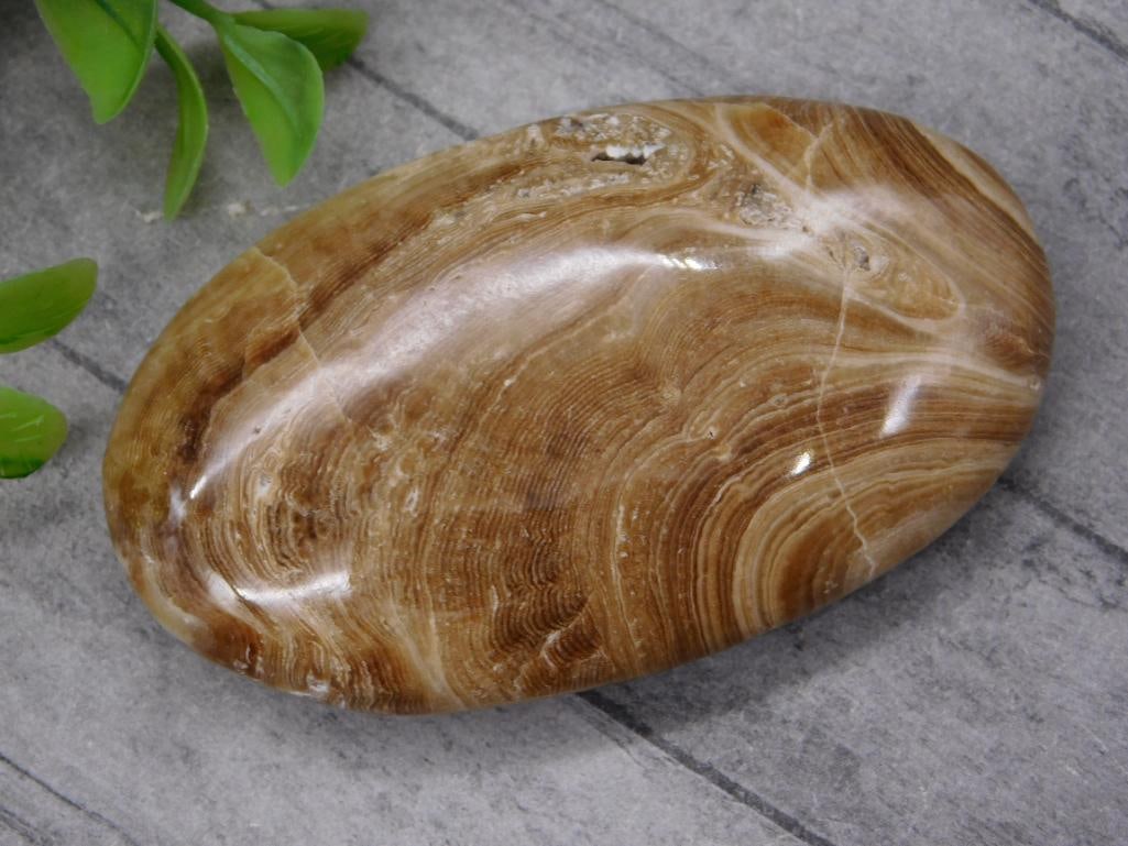 CHOCOLATE CALCITE ROCK STONE LAPIDARY SPECIMEN: CHOCOLATE CALCITE ROCK STONE LAPIDARY SPECIMEN — Part of our Discover Vintage Vault, Crystals and Gems auction at HATMAN'S Auctions! Please see photos for measurements and condition. YES, we have