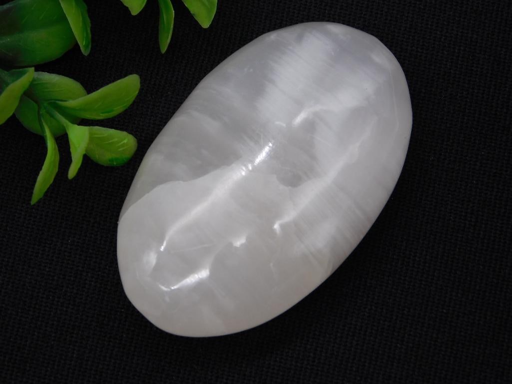 SELENITE PALM STONE ROCK STONE LAPIDARY SPECIMEN: SELENITE PALM STONE ROCK STONE LAPIDARY SPECIMEN — Part of our Discover Vintage Vault, Crystals and Gems auction at HATMAN'S Auctions! Please see photos for measurements and condition. YES, we have