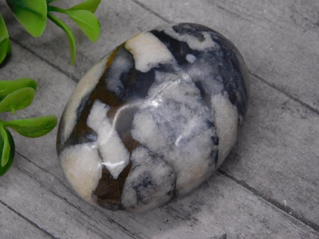 ZEBRA JASPER PALM STONE ROCK STONE LAPIDARY SPECIMEN: ZEBRA JASPER PALM STONE ROCK STONE LAPIDARY SPECIMEN — Part of our Discover Vintage Vault, Crystals and Gems auction at HATMAN'S Auctions! Please see photos for measurements and condition. YES, we