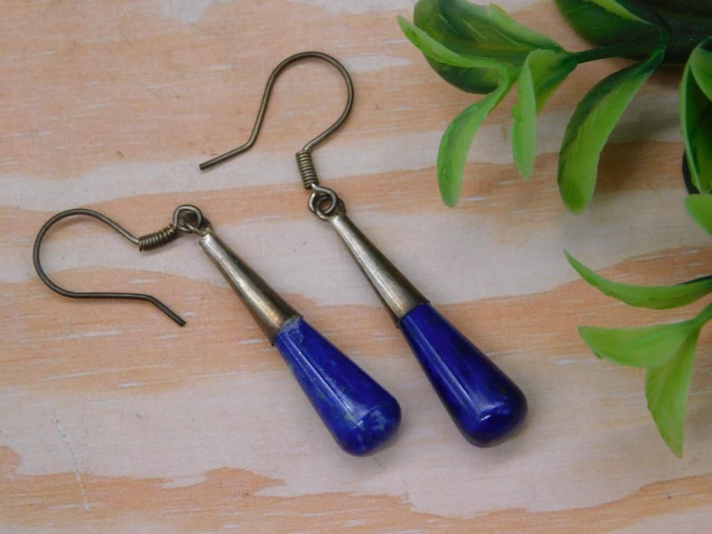 LAPIS LAZULI EARRINGS ROCK STONE LAPIDARY SPECIMEN: LAPIS LAZULI EARRINGS ROCK STONE LAPIDARY SPECIMEN — Part of our Discover Vintage Vault, Crystals and Gems auction at HATMAN'S Auctions! Please see photos for measurements and condition. YES, we