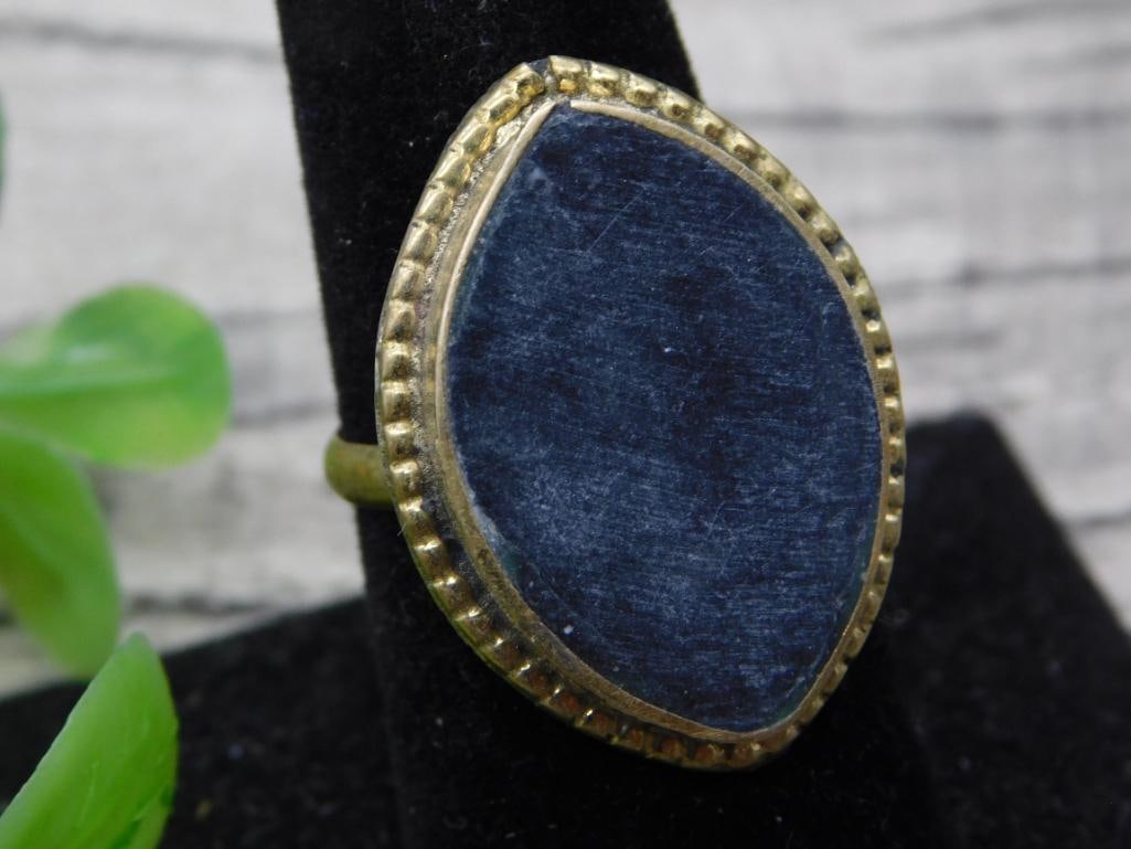 STONE RING SIZE 8.5 ROCK STONE LAPIDARY SPECIMEN: STONE RING SIZE 8.5 ROCK STONE LAPIDARY SPECIMEN — Part of our Discover Vintage Vault, Crystals and Gems auction at HATMAN'S Auctions! Please see photos for measurements and condition. YES, we have