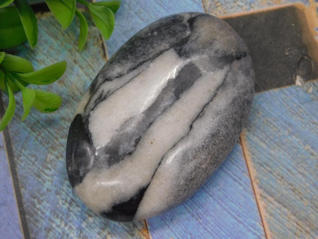 ZEBRA JASPER PALM STONE ROCK STONE LAPIDARY SPECIMEN: ZEBRA JASPER PALM STONE ROCK STONE LAPIDARY SPECIMEN — Part of our Discover Vintage Vault, Crystals and Gems auction at HATMAN'S Auctions! Please see photos for measurements and condition. YES, we