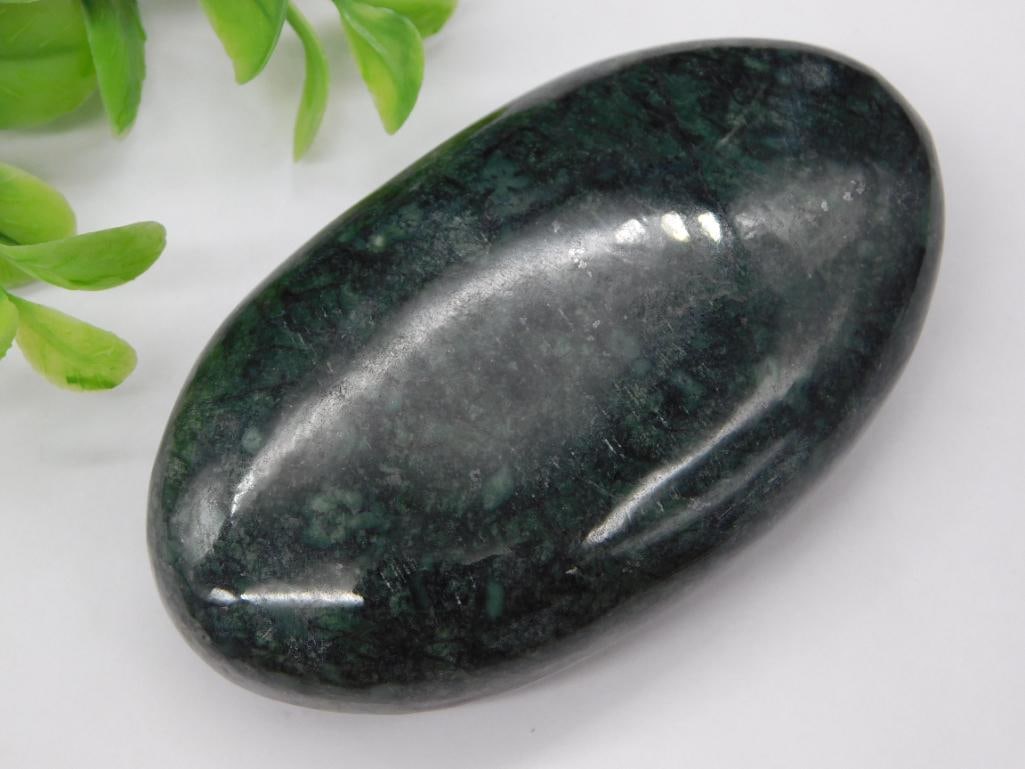 PALM STONE ROCK STONE LAPIDARY SPECIMEN: PALM STONE ROCK STONE LAPIDARY SPECIMEN — Part of our Discover Vintage Vault, Crystals and Gems auction at HATMAN'S Auctions! Please see photos for measurements and condition. YES, we have in-house 