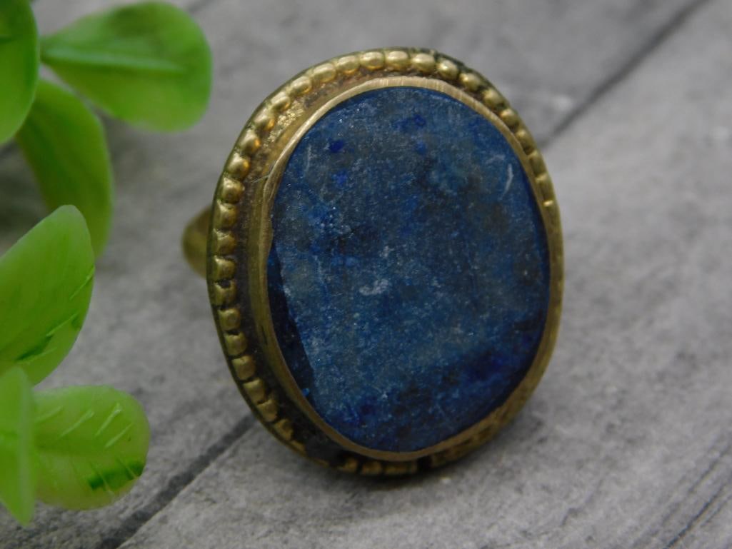 LAPIS LAZULI RING ROCK STONE LAPIDARY SPECIMEN: LAPIS LAZULI RING ROCK STONE LAPIDARY SPECIMEN — Part of our Discover Vintage Vault, Crystals and Gems auction at HATMAN'S Auctions! Please see photos for measurements and condition. YES, we have