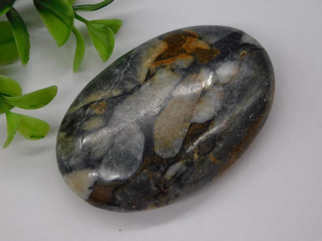 PALM STONE ROCK STONE LAPIDARY SPECIMEN: PALM STONE ROCK STONE LAPIDARY SPECIMEN — Part of our Discover Vintage Vault, Crystals and Gems auction at HATMAN'S Auctions! Please see photos for measurements and condition. YES, we have in-house