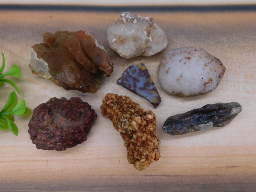 MIXED ROUGH LOT ROCK STONE LAPIDARY SPECIMEN: MIXED ROUGH LOT ROCK STONE LAPIDARY SPECIMEN — Part of our Discover Vintage Vault, Crystals and Gems auction at HATMAN'S Auctions! Please see photos for measurements and condition. YES, we have