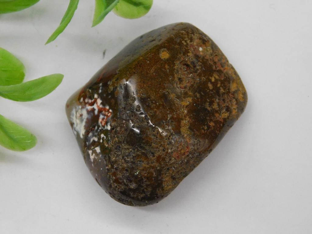 ROCK STONE LAPIDARY SPECIMEN (1 of 2)