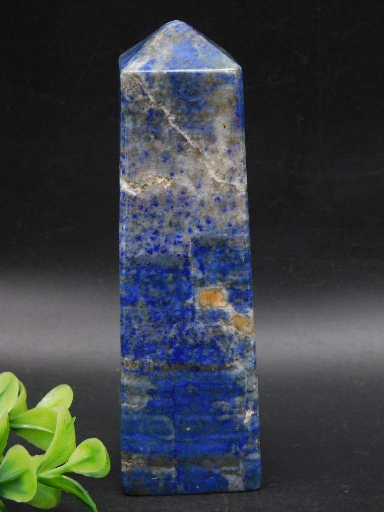 LAPIS LAZULI OBELISK ROCK STONE LAPIDARY SPECIMEN: LAPIS LAZULI OBELISK ROCK STONE LAPIDARY SPECIMEN — Part of our Discover Vintage Vault, Crystals and Gems auction at HATMAN'S Auctions! Please see photos for measurements and condition. YES, we