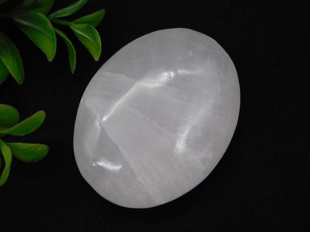 SELENITE PALM STONE ROCK STONE LAPIDARY SPECIMEN: SELENITE PALM STONE ROCK STONE LAPIDARY SPECIMEN — Part of our Discover Vintage Vault, Crystals and Gems auction at HATMAN'S Auctions! Please see photos for measurements and condition. YES, we have