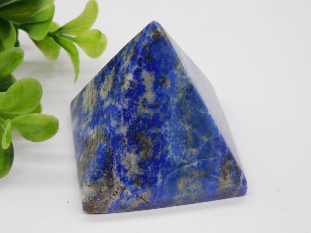 LAPIS LAZULI PYRAMID ROCK STONE LAPIDARY SPECIMEN: LAPIS LAZULI PYRAMID ROCK STONE LAPIDARY SPECIMEN — Part of our Discover Vintage Vault, Crystals and Gems auction at HATMAN'S Auctions! Please see photos for measurements and condition. YES, we
