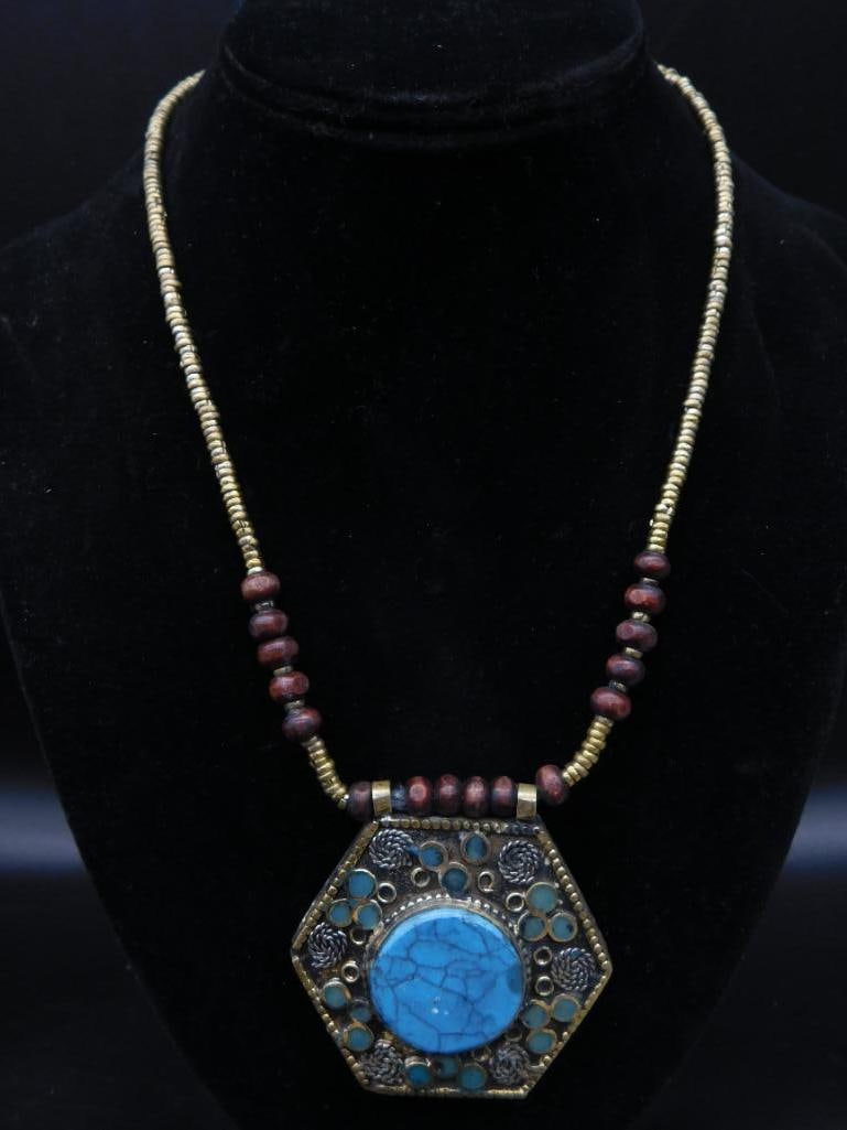 TURQUOISE PENDANT ON CHAIN NECKLACE ROCK STONE LAPIDARY SPECIMEN: TURQUOISE PENDANT ON CHAIN NECKLACE ROCK STONE LAPIDARY SPECIMEN — Part of our Discover Vintage Vault, Crystals and Gems auction at HATMAN'S Auctions! Please see photos for measurements and conditio