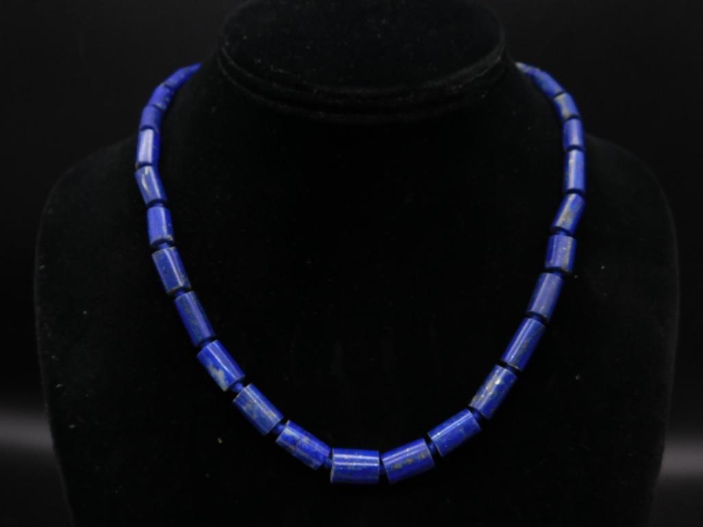 LAPIS LAZULI NECKLACE ROCK STONE LAPIDARY SPECIMEN: LAPIS LAZULI NECKLACE ROCK STONE LAPIDARY SPECIMEN — Part of our Discover Vintage Vault, Crystals and Gems auction at HATMAN'S Auctions! Please see photos for measurements and condition. YES, we