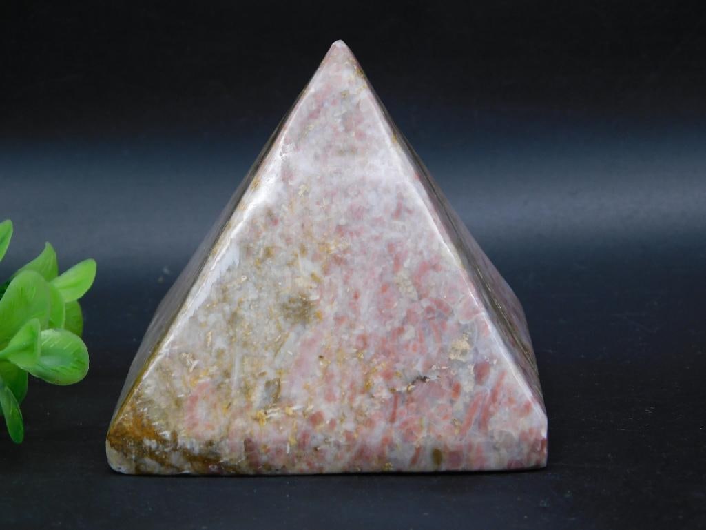 STONE PYRAMID ROCK STONE LAPIDARY SPECIMEN: STONE PYRAMID ROCK STONE LAPIDARY SPECIMEN — Part of our Discover Vintage Vault, Crystals and Gems auction at HATMAN'S Auctions! Please see photos for measurements and condition. YES, we have