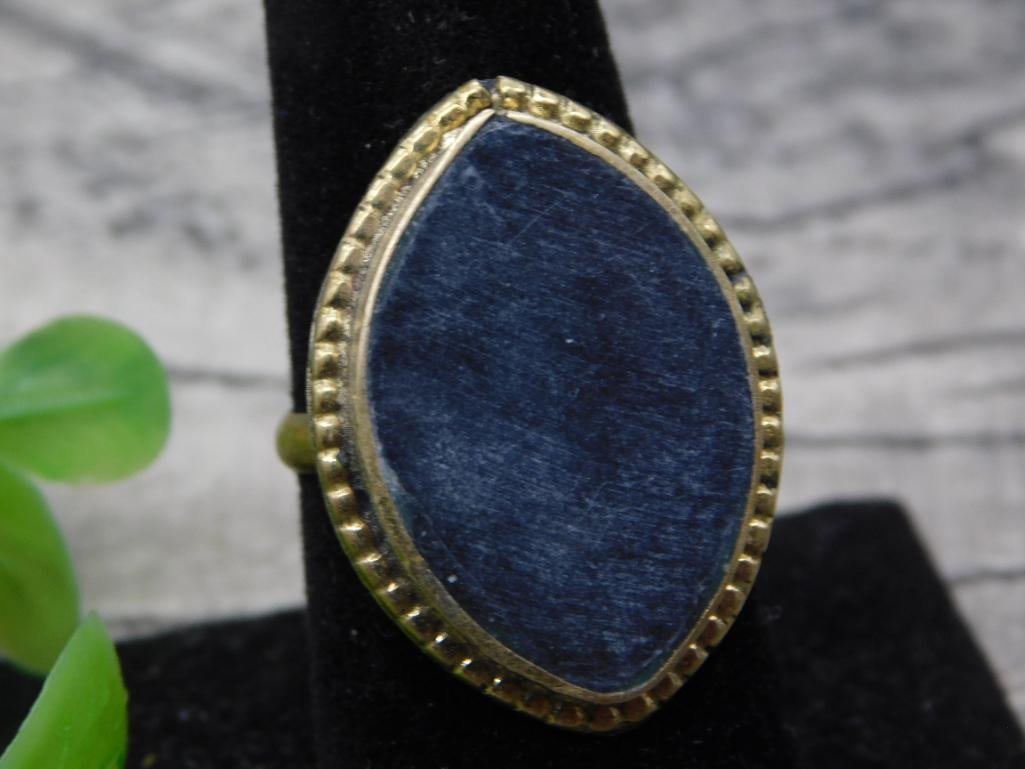 STONE RING SIZE 8.5 ROCK STONE LAPIDARY SPECIMEN: STONE RING SIZE 8.5 ROCK STONE LAPIDARY SPECIMEN — Part of our Discover Vintage Vault, Crystals and Gems auction at HATMAN'S Auctions! Please see photos for measurements and condition. YES, we have 