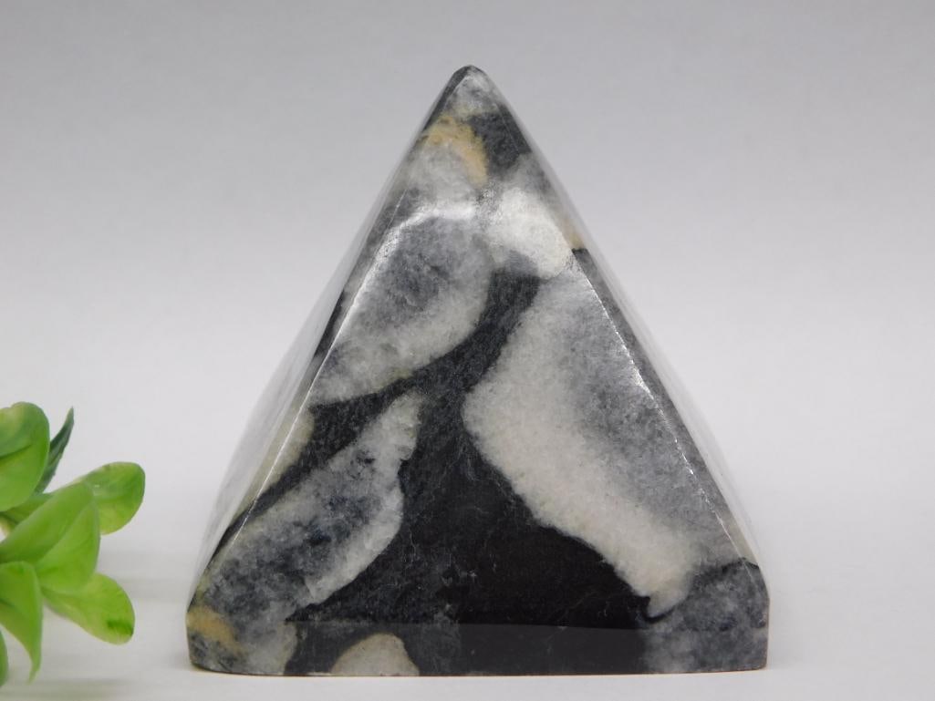 STONE PYRAMID ROCK STONE LAPIDARY SPECIMEN (1 of 2)