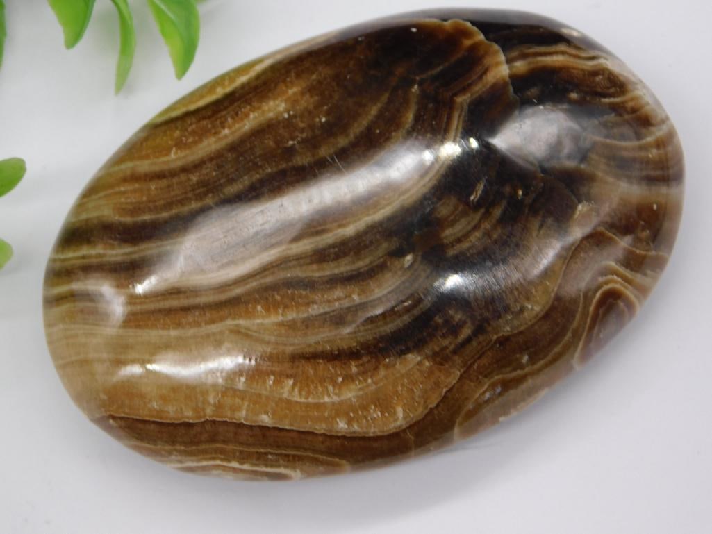 CHOCOLATE CALCITE ROCK STONE LAPIDARY SPECIMEN: CHOCOLATE CALCITE ROCK STONE LAPIDARY SPECIMEN — Part of our Discover Vintage Vault, Crystals and Gems auction at HATMAN'S Auctions! Please see photos for measurements and condition. YES, we have