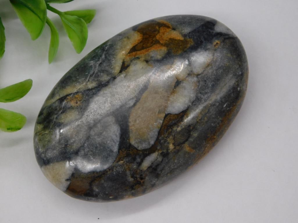 PALM STONE ROCK STONE LAPIDARY SPECIMEN: PALM STONE ROCK STONE LAPIDARY SPECIMEN — Part of our Discover Vintage Vault, Crystals and Gems auction at HATMAN'S Auctions! Please see photos for measurements and condition. YES, we have in-house