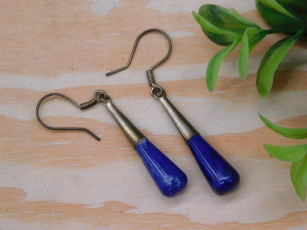 LAPIS LAZULI EARRINGS ROCK STONE LAPIDARY SPECIMEN: LAPIS LAZULI EARRINGS ROCK STONE LAPIDARY SPECIMEN — Part of our Discover Vintage Vault, Crystals and Gems auction at HATMAN'S Auctions! Please see photos for measurements and condition. YES, we