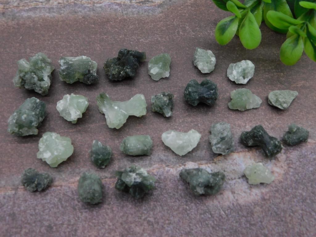PREHNITE ROCK STONE LAPIDARY SPECIMEN: PREHNITE ROCK STONE LAPIDARY SPECIMEN — Part of our Discover Sunken Cove, Crystals and Gems auction at HATMAN'S Auctions! Please see photos for measurements and condition. YES, we have in-house