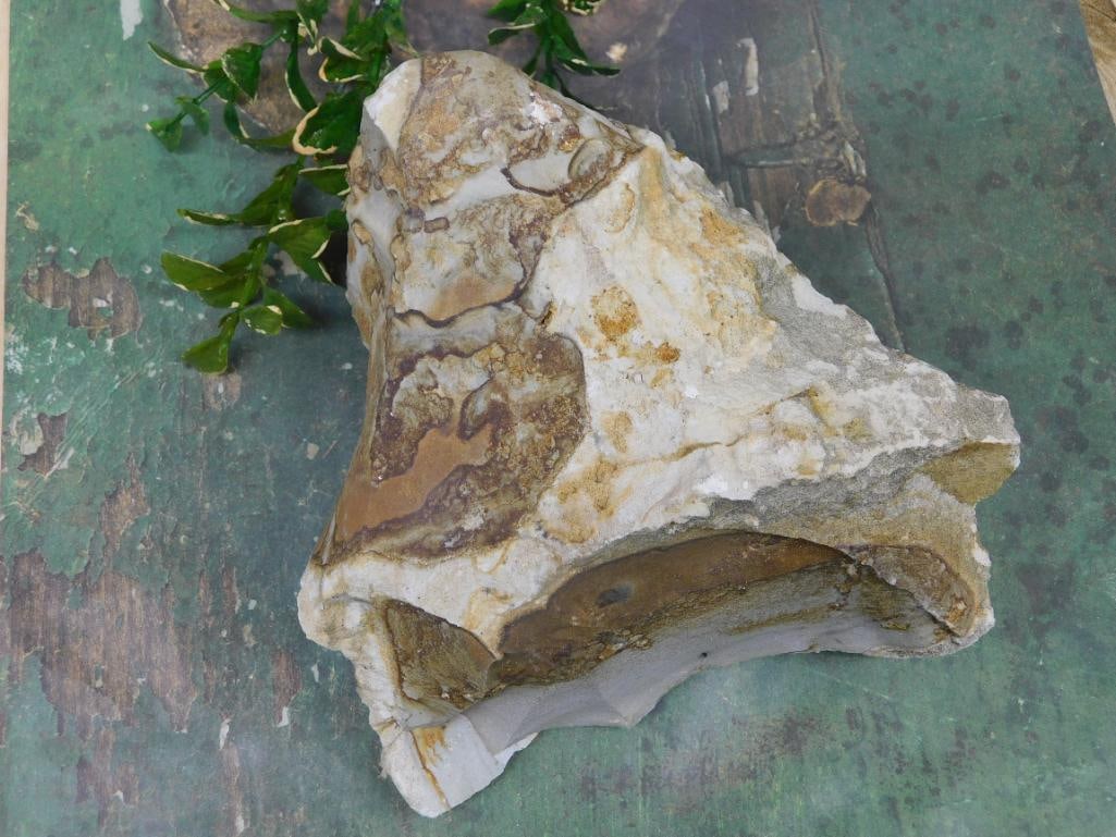 JASPER ROCK STONE LAPIDARY SPECIMEN: JASPER ROCK STONE LAPIDARY SPECIMEN — Part of our Discover Sunken Cove, Crystals and Gems auction at HATMAN'S Auctions! Please see photos for measurements and condition. YES, we have in-house
