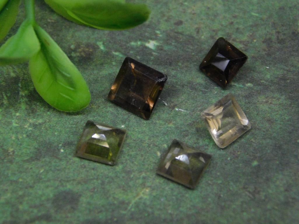 SMOKY QUARTZ ROCK STONE LAPIDARY SPECIMEN: SMOKY QUARTZ ROCK STONE LAPIDARY SPECIMEN — Part of our Discover Sunken Cove, Crystals and Gems auction at HATMAN'S Auctions! Please see photos for measurements and condition. YES, we have in-house