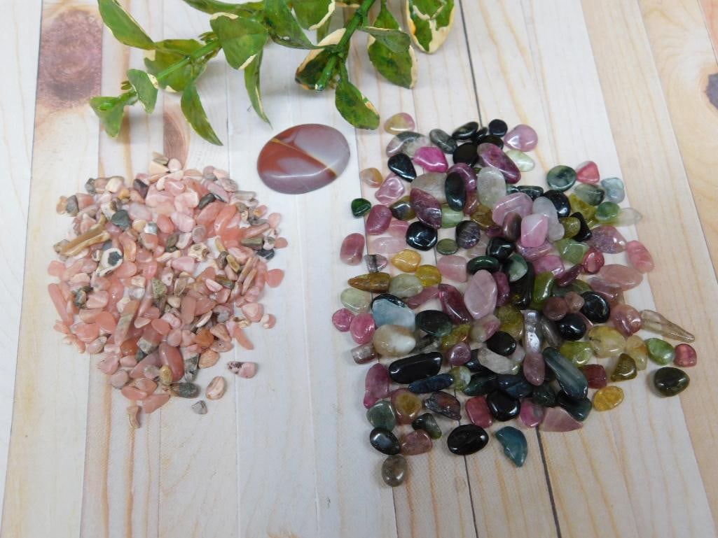 MIXED LOT ROCK STONE LAPIDARY SPECIMEN: MIXED LOT ROCK STONE LAPIDARY SPECIMEN — Part of our Discover Sunken Cove, Crystals and Gems auction at HATMAN'S Auctions! Please see photos for measurements and condition. YES, we have in-house shi