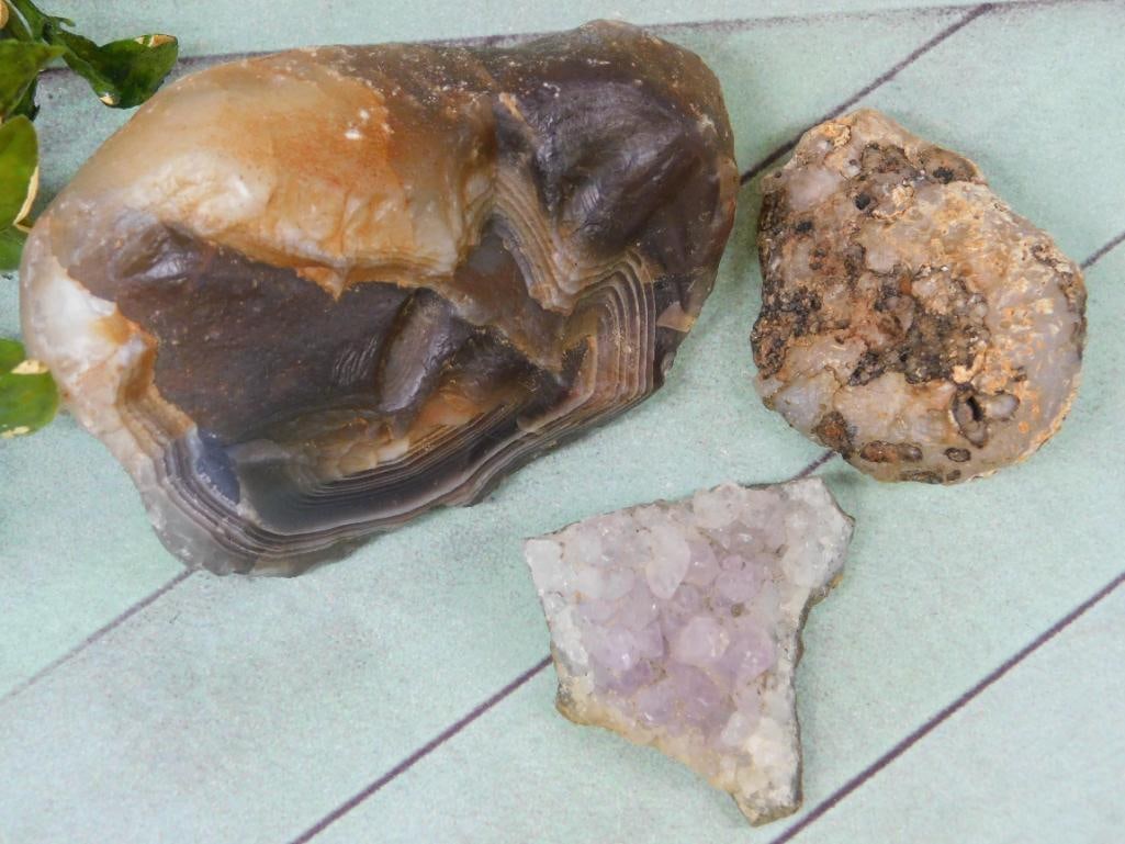 MIXED LOT ROCK STONE LAPIDARY SPECIMEN: MIXED LOT ROCK STONE LAPIDARY SPECIMEN — Part of our Discover Sunken Cove, Crystals and Gems auction at HATMAN'S Auctions! Please see photos for measurements and condition. YES, we have in-house