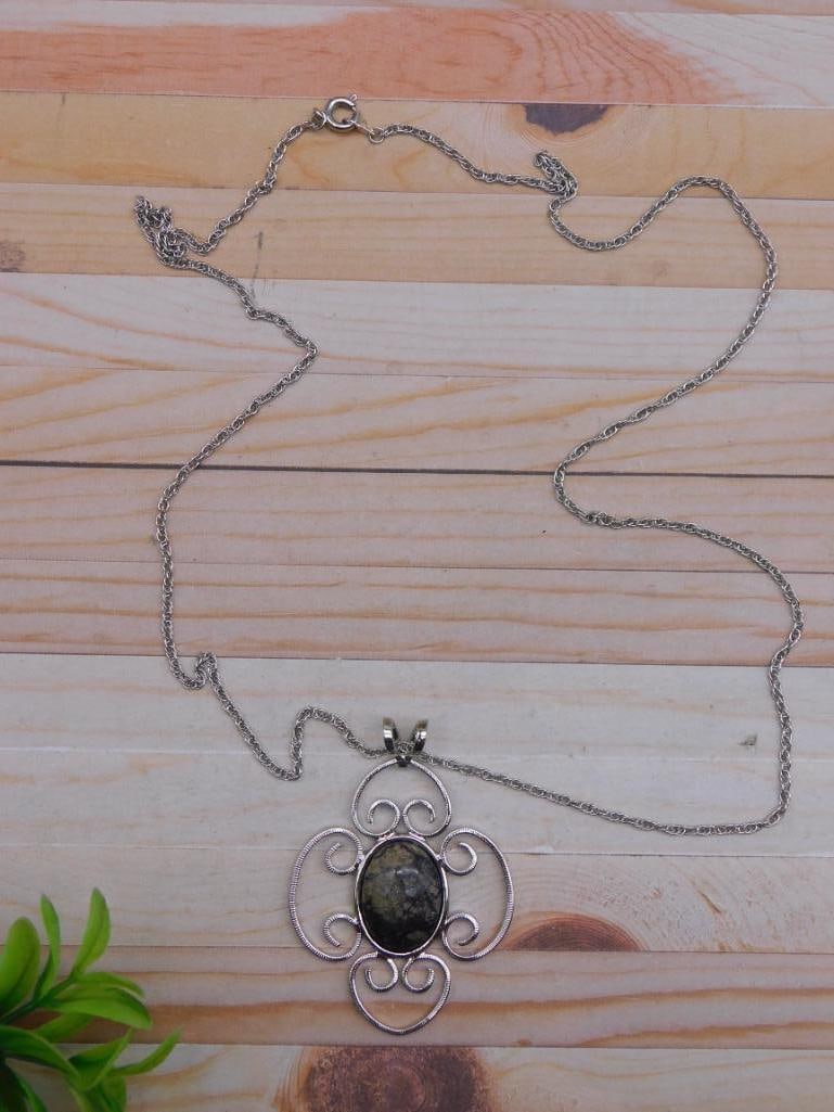 GENUINE STONE PENDANT ON CHAIN NECKLACE ROCK STONE LAPIDARY SPECIMEN: GENUINE STONE PENDANT ON CHAIN NECKLACE ROCK STONE LAPIDARY SPECIMEN — Part of our Discover Sunken Cove, Crystals and Gems auction at HATMAN'S Auctions! Please see photos for measurements and
