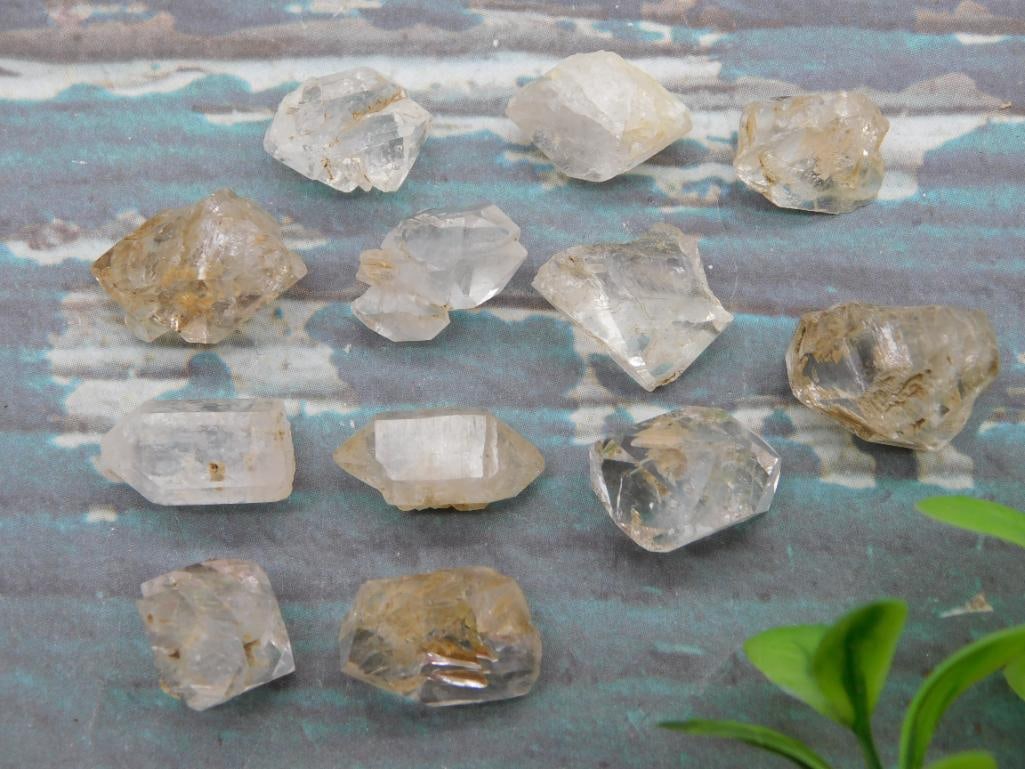 HERKIMER DIAMONDS ROCK STONE LAPIDARY SPECIMEN: HERKIMER DIAMONDS ROCK STONE LAPIDARY SPECIMEN — Part of our Discover Sunken Cove, Crystals and Gems auction at HATMAN'S Auctions! Please see photos for measurements and condition. YES, we have in-h