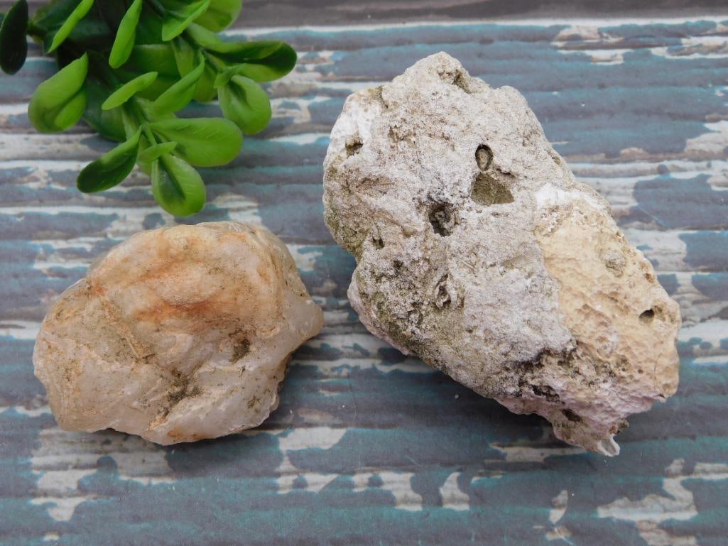 MIXED ROUGH LOT ROCK STONE LAPIDARY SPECIMEN: MIXED ROUGH LOT ROCK STONE LAPIDARY SPECIMEN — Part of our Discover Sunken Cove, Crystals and Gems auction at HATMAN'S Auctions! Please see photos for measurements and condition. YES, we have